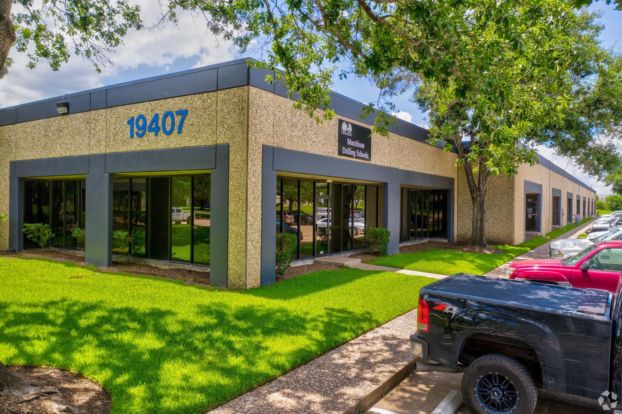 19407 Park Row, Houston, TX for lease Building Photo- Image 1 of 13
