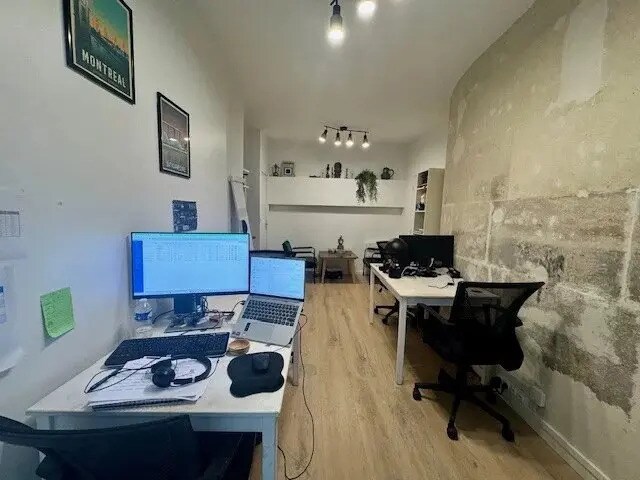 Office in Paris for lease - Interior Photo - Image 2 of 6