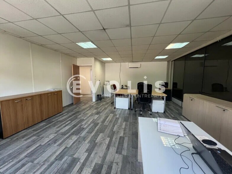 Office in Neuilly-sur-Marne for lease - Interior Photo - Image 2 of 6