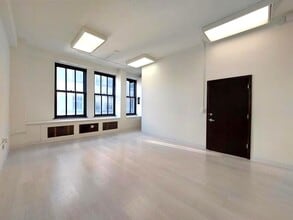 275 4th St E, Saint Paul, MN for lease Interior Photo- Image 1 of 3