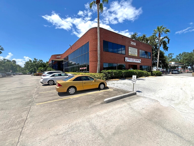 3550 W Waters Ave, Tampa, FL for lease - Building Photo - Image 2 of 6