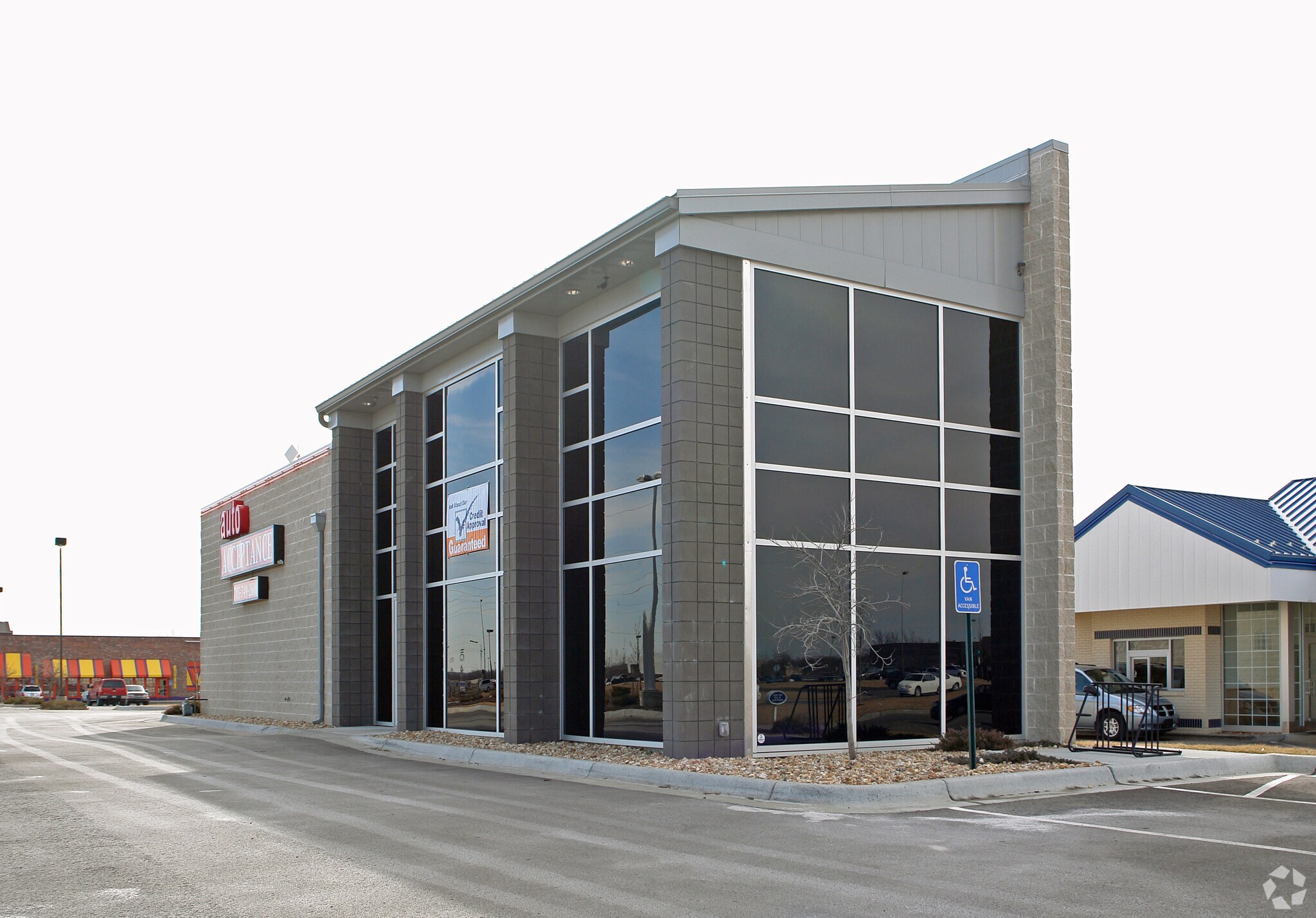 3301 Iowa St, Lawrence, KS for sale Primary Photo- Image 1 of 1