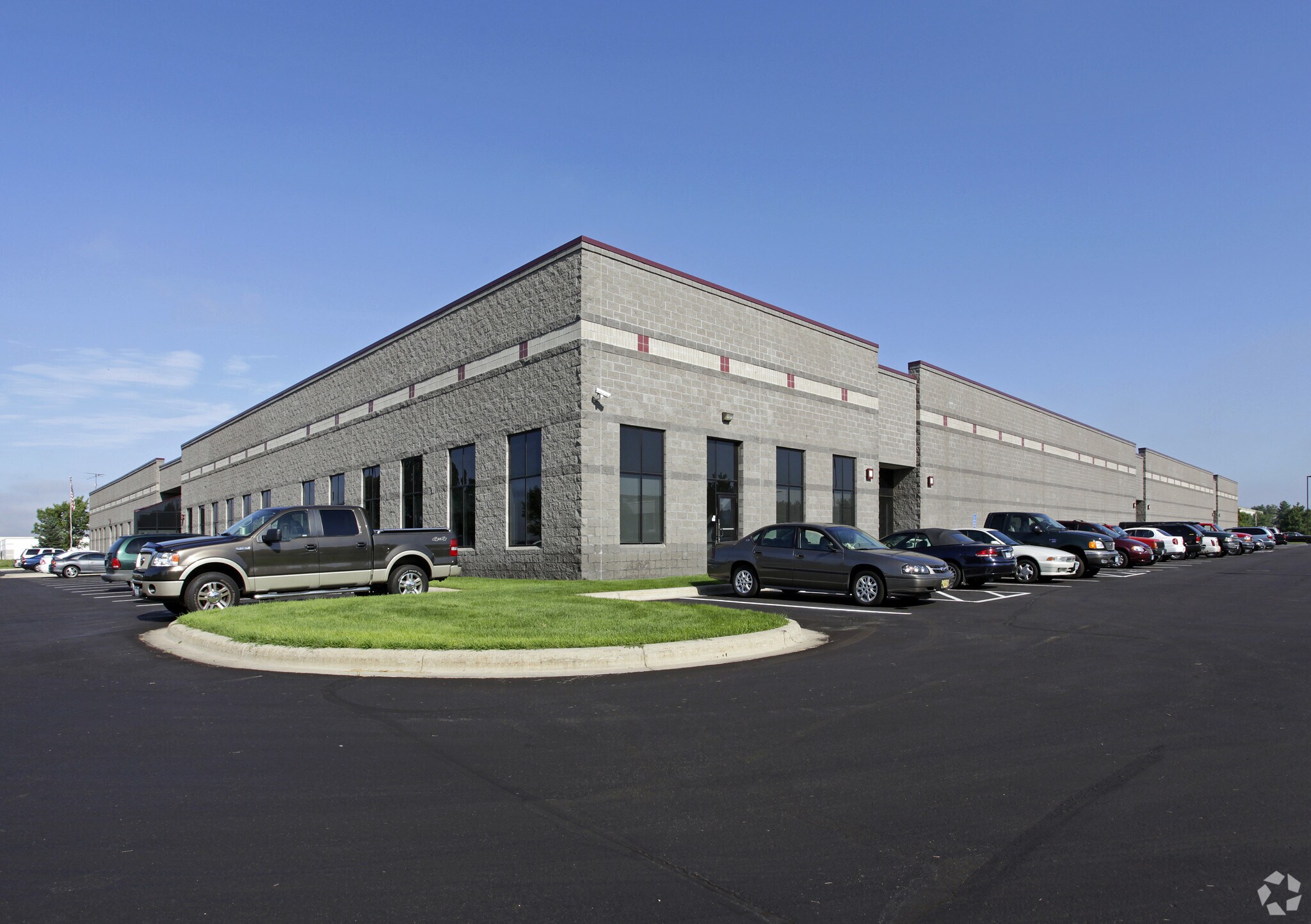 4895 12th Ave E, Shakopee, MN for sale Primary Photo- Image 1 of 1