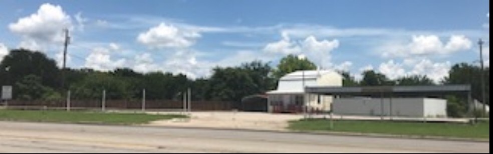 1510 E Henderson St, Cleburne, TX for sale - Primary Photo - Image 1 of 1