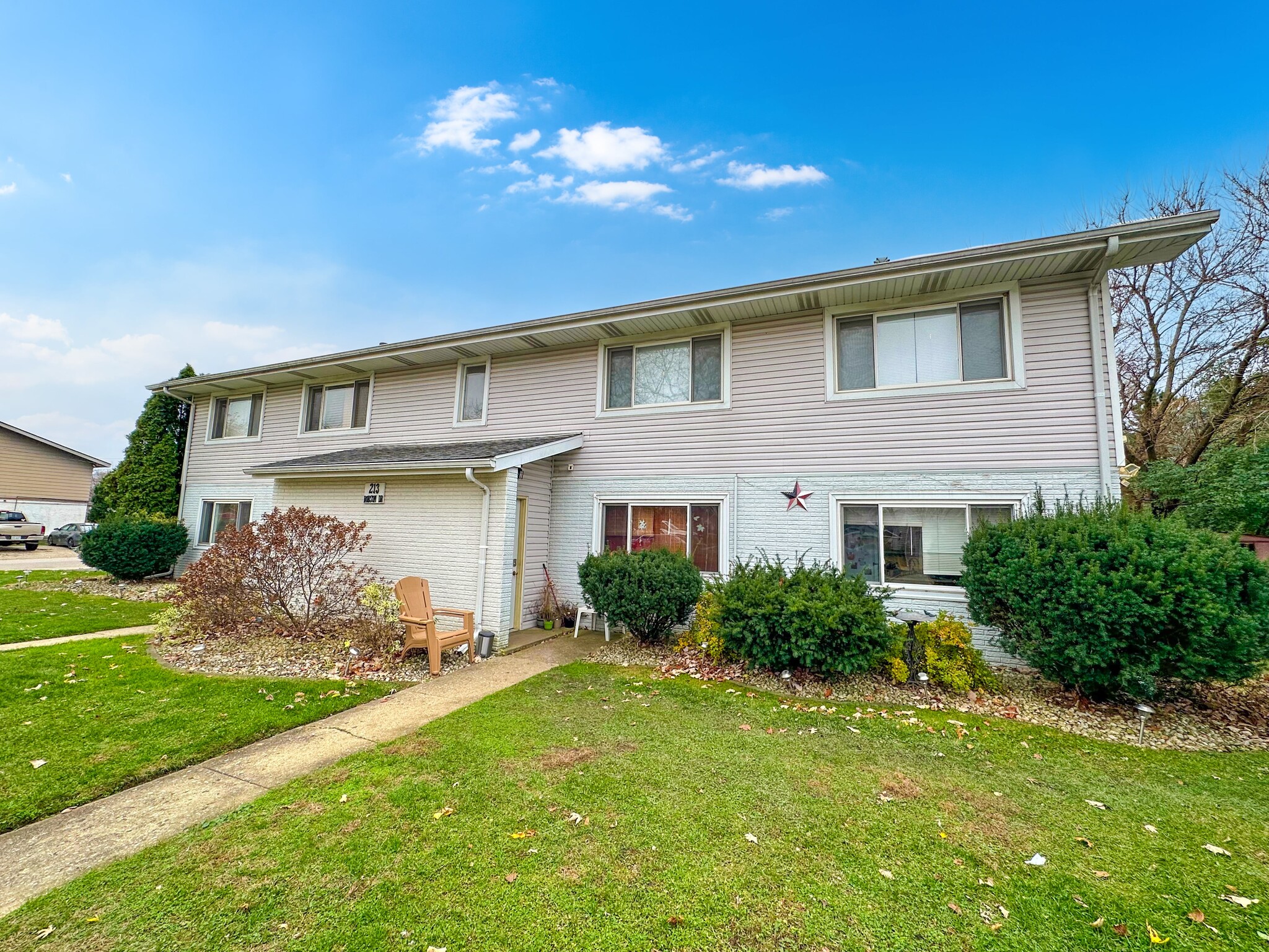 213 Robson Dr, Lockport, IL for sale Primary Photo- Image 1 of 16