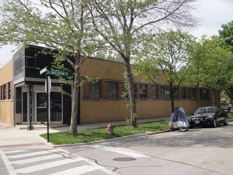 5707 N Northwest Hwy, Chicago, IL for lease - Building Photo - Image 2 of 11