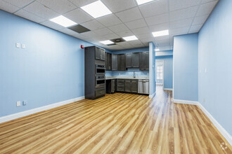 2801 Fruitville Rd, Sarasota, FL for lease Interior Photo- Image 2 of 4