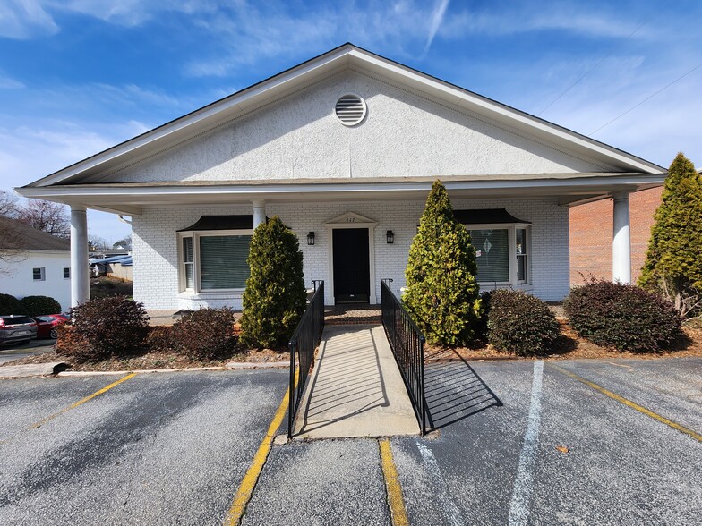 417 E 1st Ave, Easley, SC for sale - Building Photo - Image 1 of 1