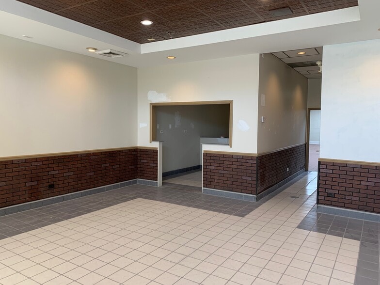 1733-1739 N Harlem Ave, Chicago, IL for lease - Lobby - Image 3 of 18
