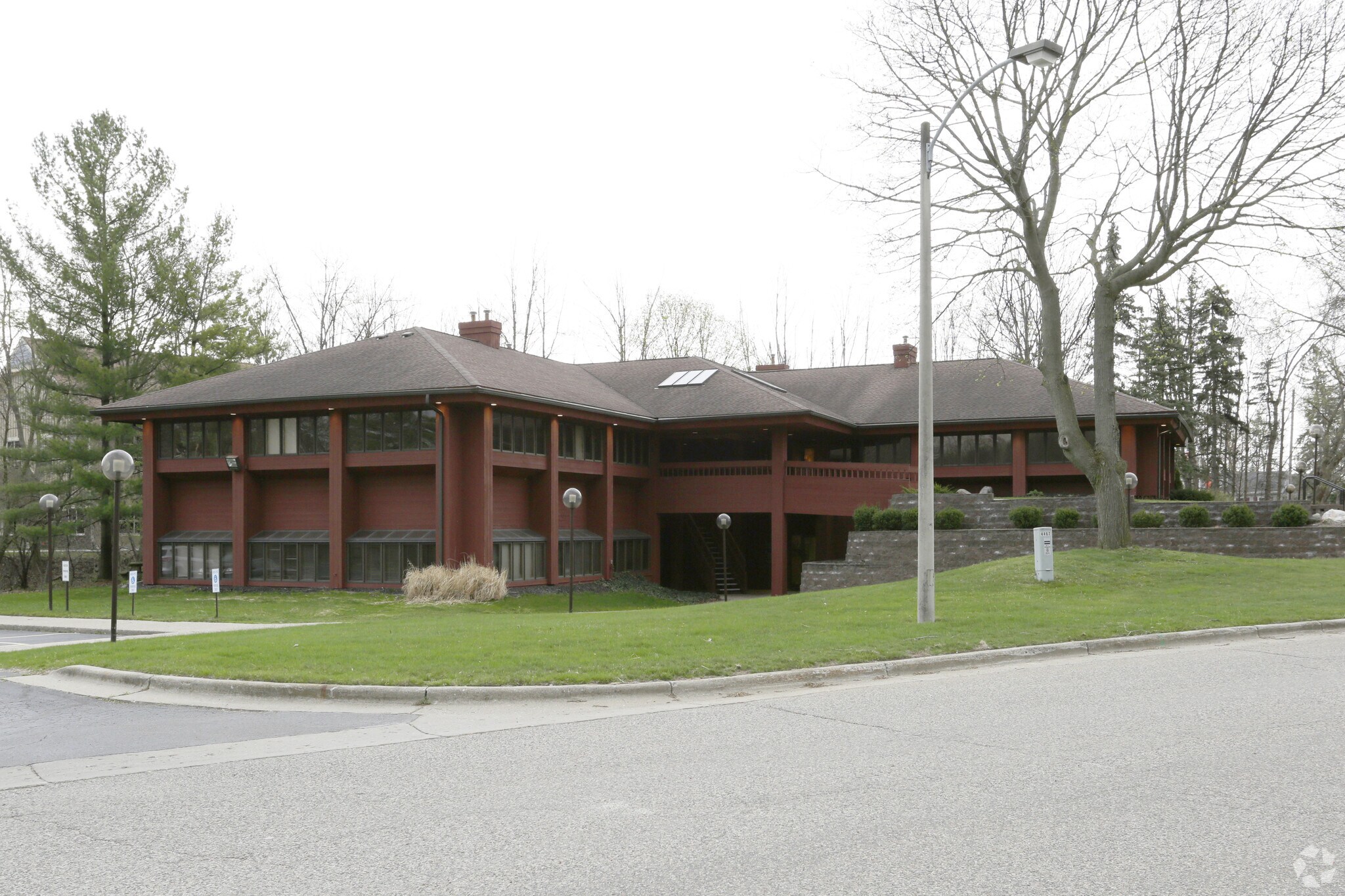 4467-4499 Cascade Rd SE, Grand Rapids, MI for sale Primary Photo- Image 1 of 1