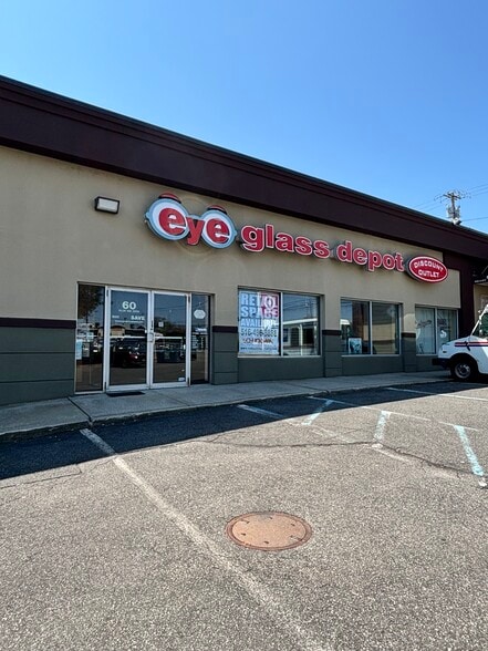 2119 Broadhollow Rd, Farmingdale, NY for lease - Building Photo - Image 1 of 6