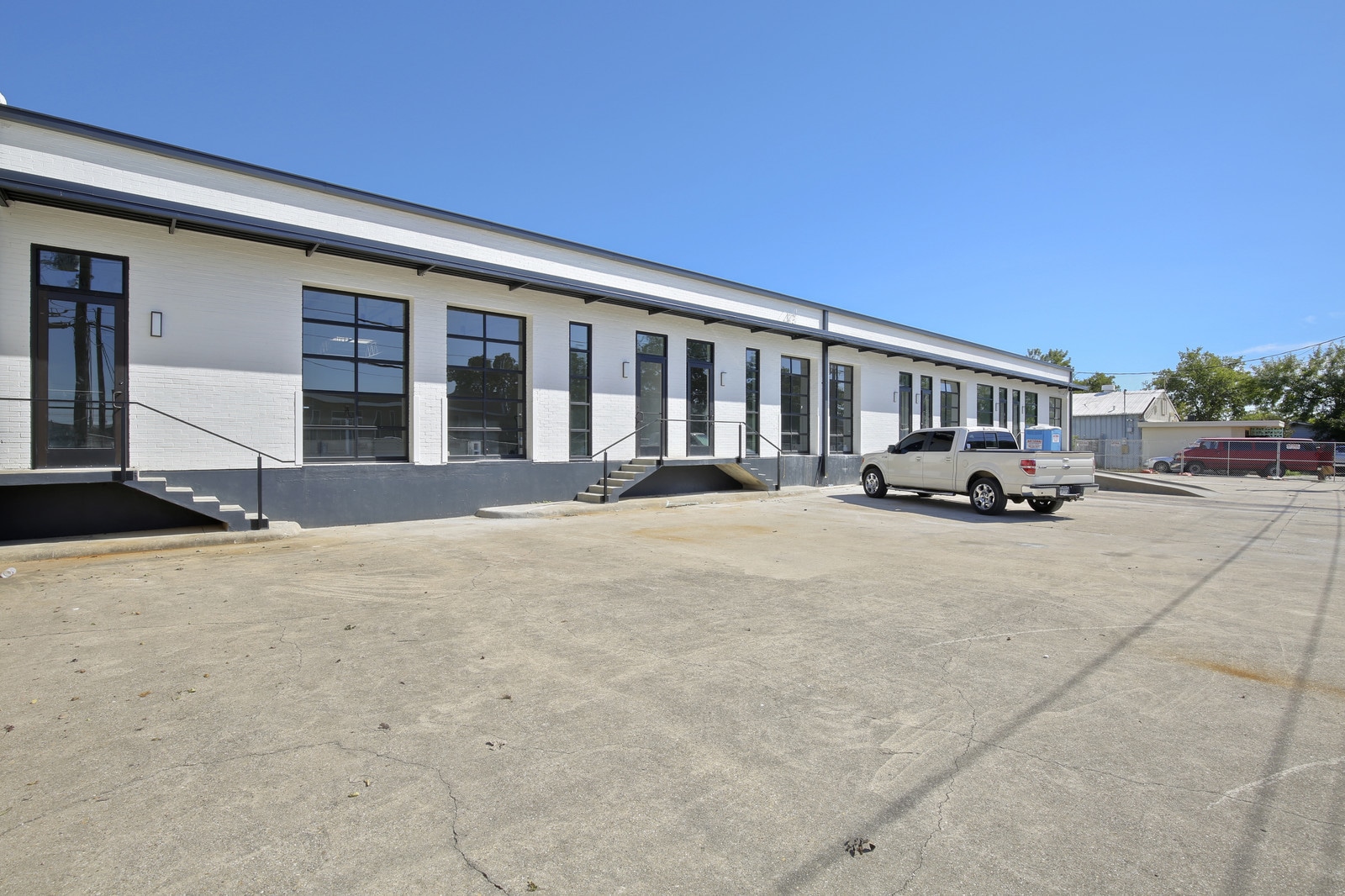 Gretna and Memphis portfolio of 2 properties for sale on LoopNet.com Primary Photo- Image 1 of 3