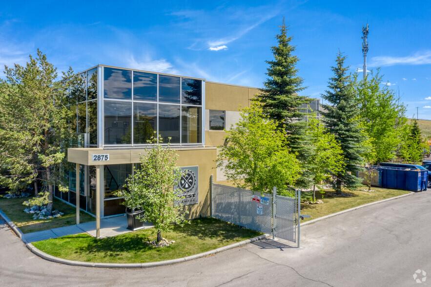 2875 107th Ave SE, Calgary, AB for sale - Primary Photo - Image 1 of 17