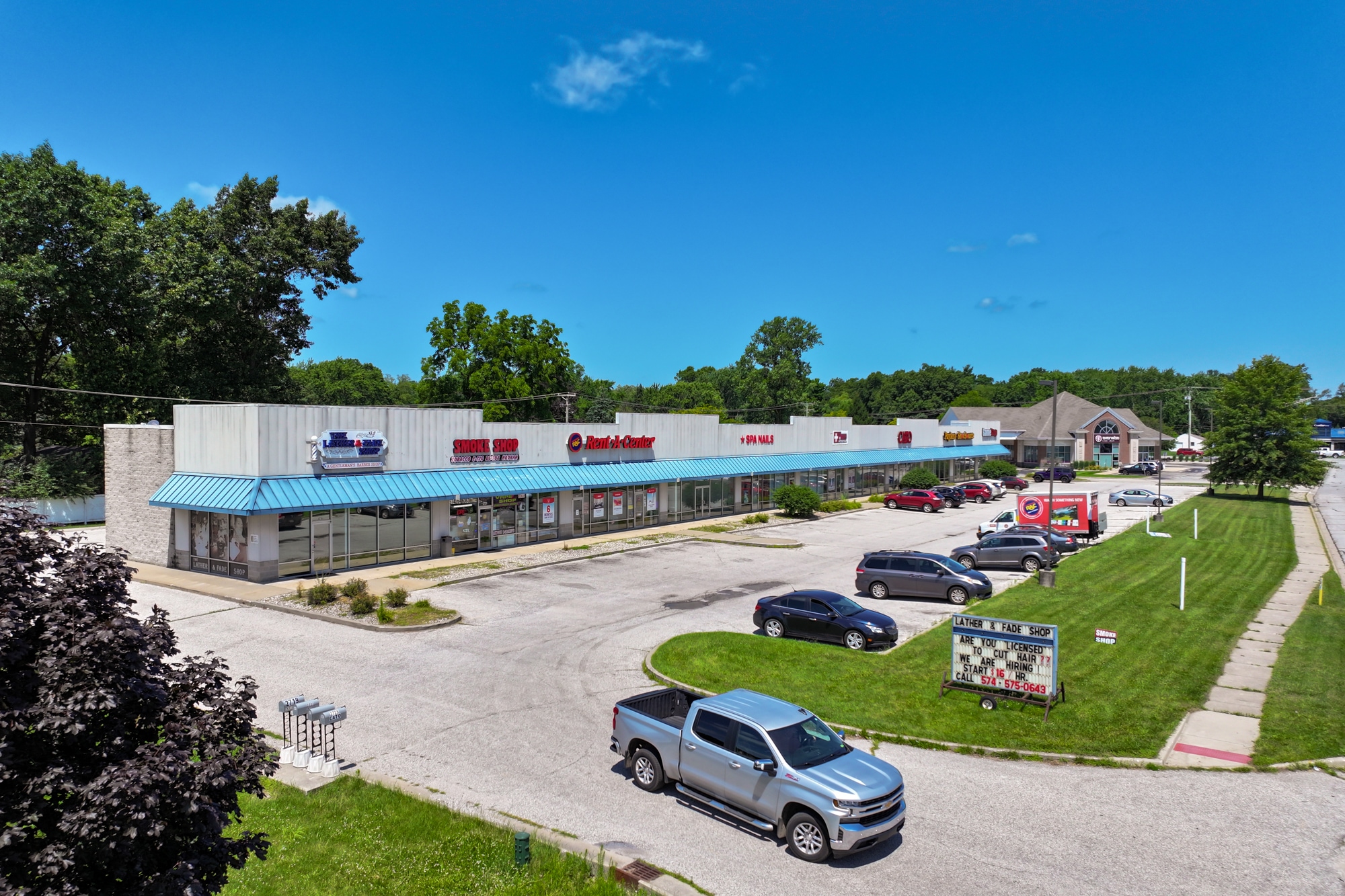 2719 Emerson Dr, Elkhart, IN for lease Building Photo- Image 1 of 16
