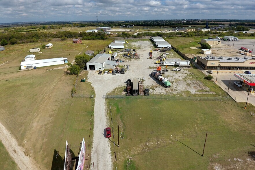 8209 S US Highway 287, Rhome, TX for lease - Building Photo - Image 3 of 9