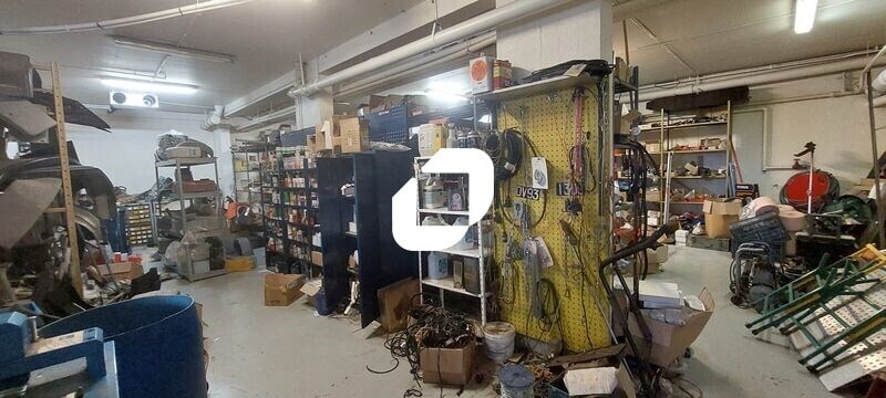 Flex in Saint-Denis for lease - Interior Photo - Image 3 of 13