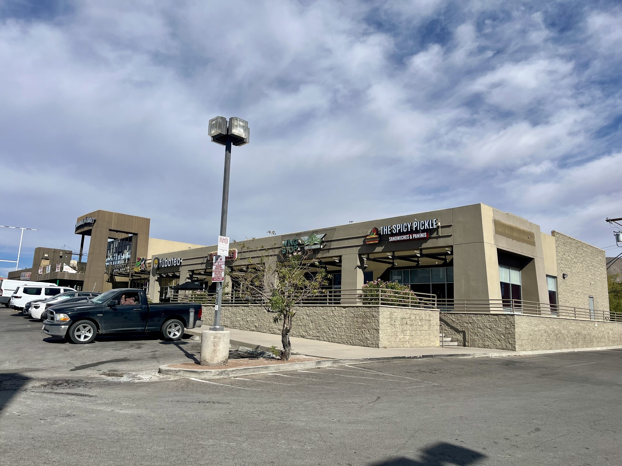 2900 N Mesa St, El Paso, TX for lease Building Photo- Image 1 of 2