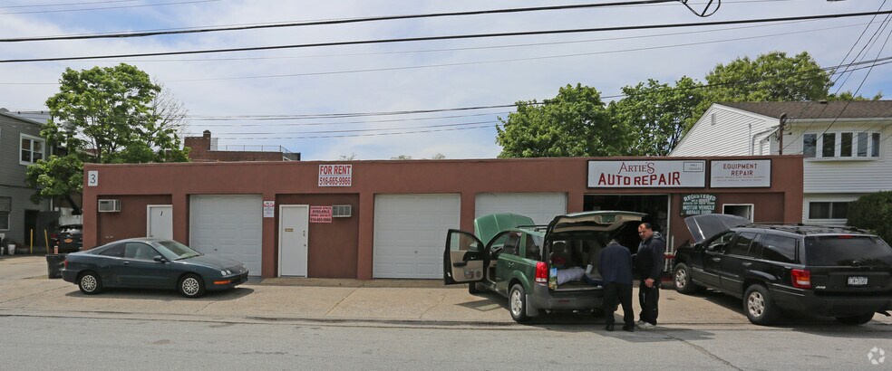 3 Anchor Ave, Oceanside, NY for sale - Primary Photo - Image 1 of 1