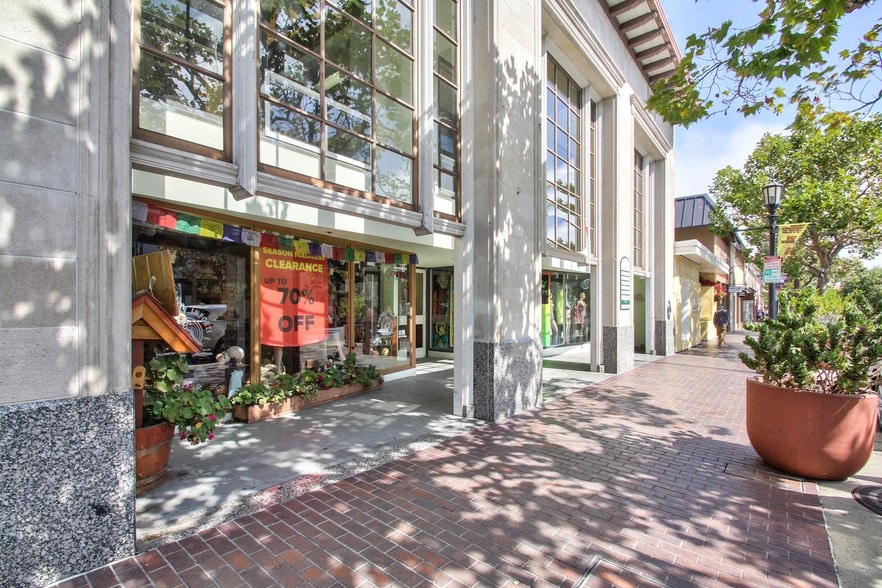 482 Alvarado St, Monterey, CA for lease - Building Photo - Image 1 of 18