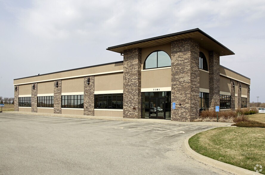 7381 Airport View Dr, Rochester, MN for sale - Primary Photo - Image 1 of 1