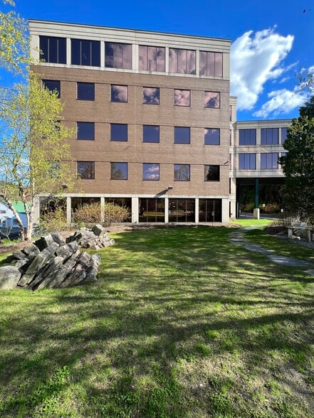 28 Vernon St, Brattleboro, VT for lease - Building Photo - Image 1 of 5