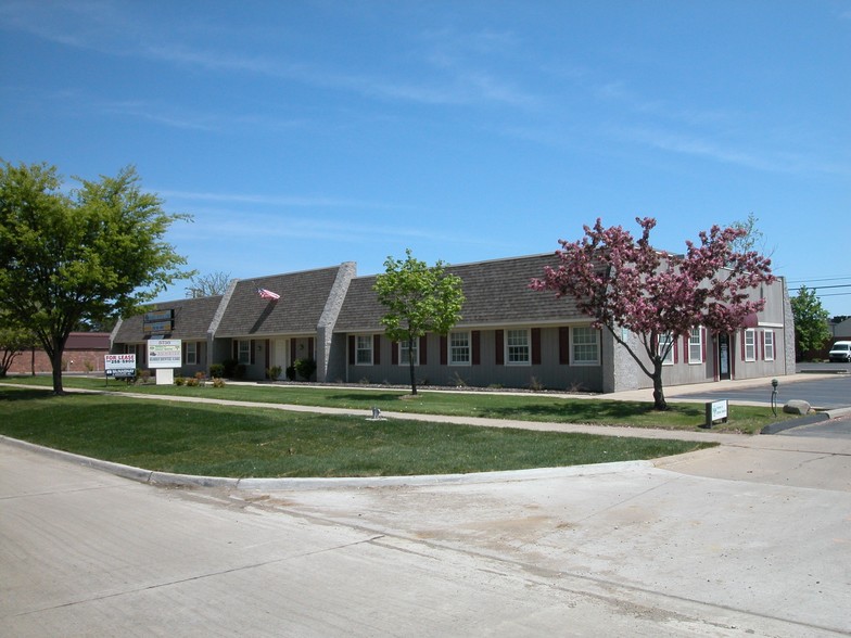 5730 N Lilley Rd, Canton, MI for lease - Building Photo - Image 1 of 10