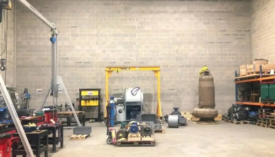 Flex in Élancourt for lease - Interior Photo - Image 3 of 4