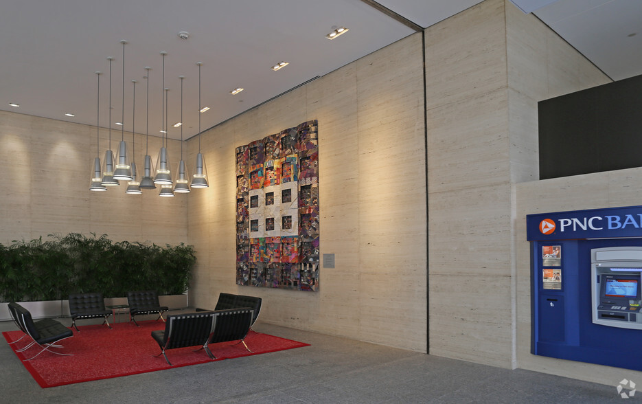 201 E 5th St, Cincinnati, OH for lease - Lobby - Image 3 of 4