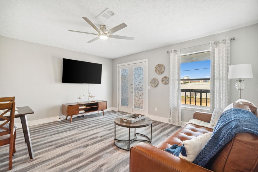 4021 Dolphin Dr, Panama City, FL for sale - Building Photo - Image 3 of 18