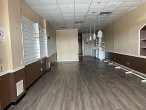 2450 E Main St, League City, TX for lease Building Photo- Image 2 of 3