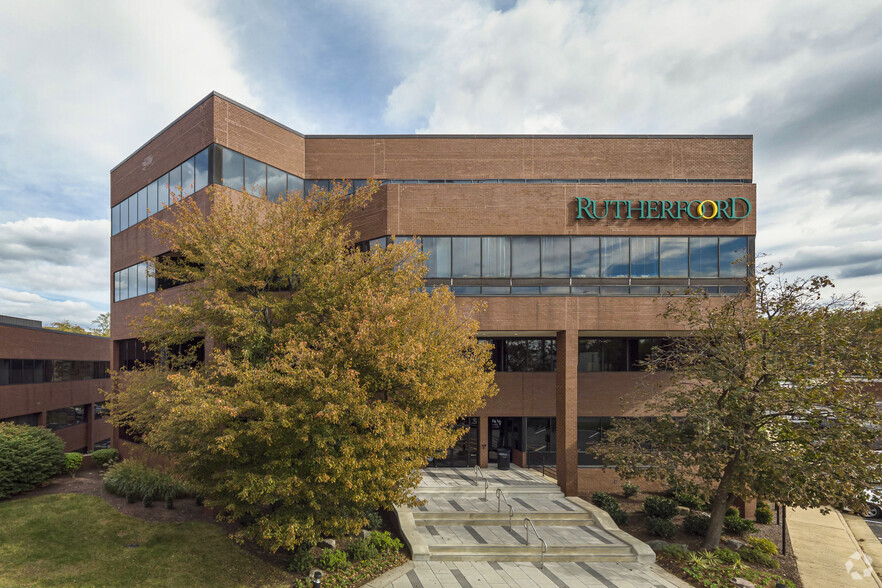 5500 Cherokee Ave, Alexandria, VA for lease - Building Photo - Image 1 of 12