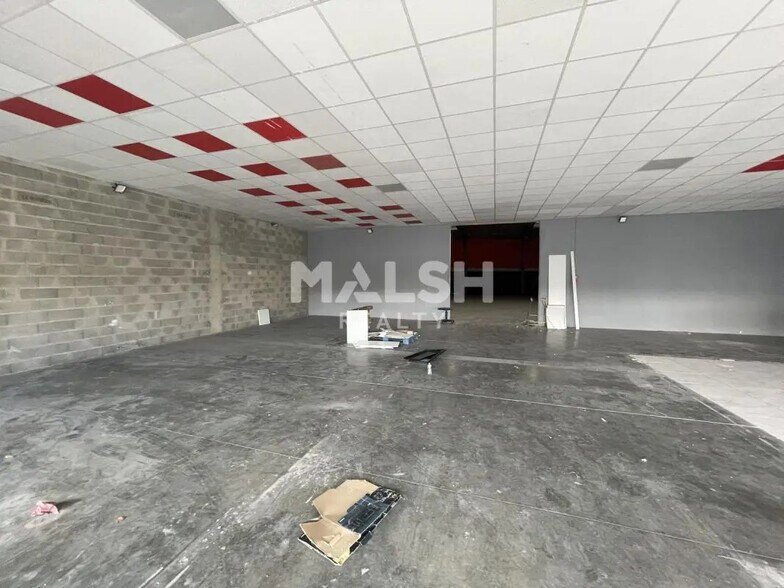 Flex in Vaulx-en-Velin for lease - Interior Photo - Image 3 of 6