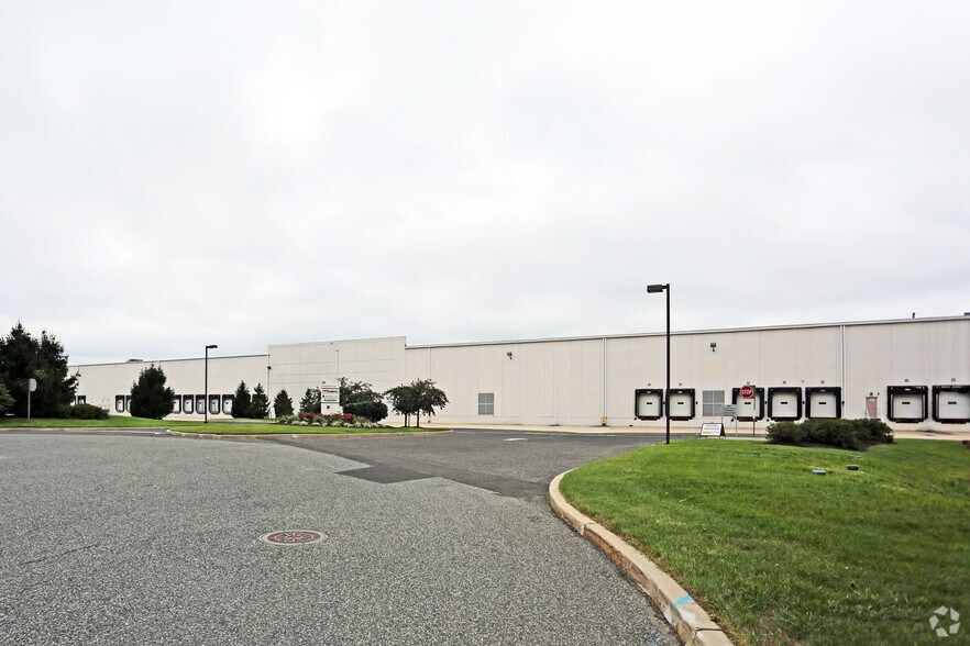 800 Arlington Blvd, Swedesboro, NJ for lease - Building Photo - Image 3 of 7