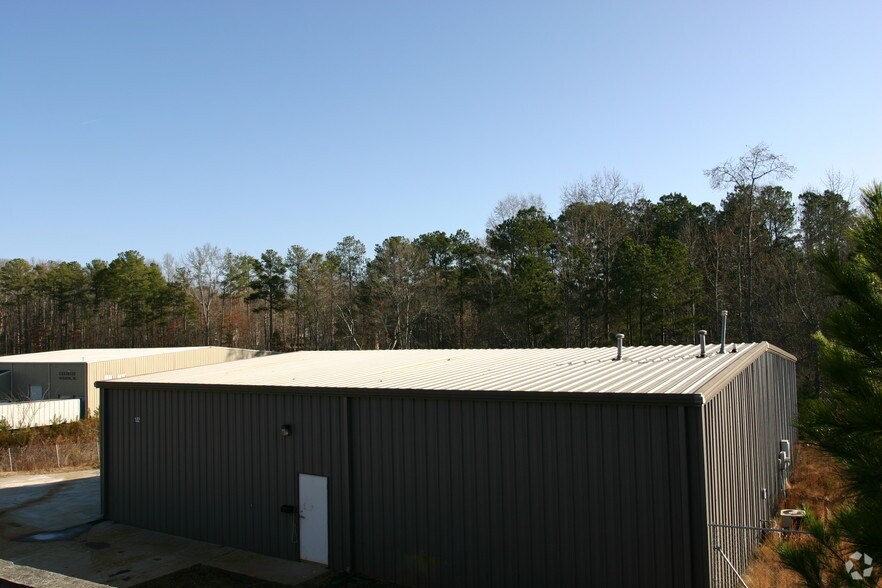 182 Hickory Springs Ind, Canton, GA 30115