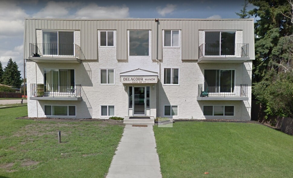 4932 56 St, Innisfail, AB T4G 1B7