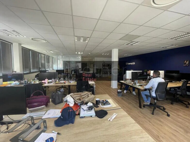 Office in Pessac for lease - Interior Photo - Image 2 of 5