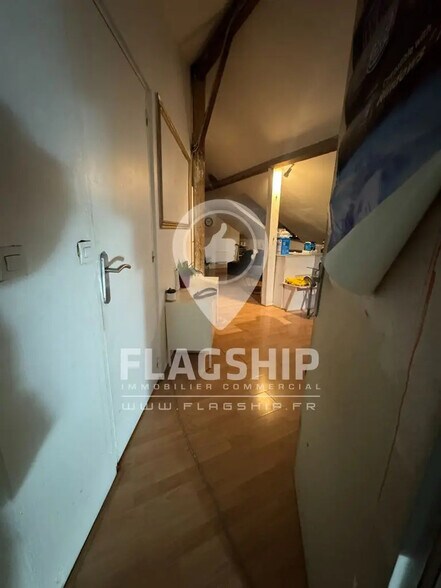 Retail in Villemomble for lease - Interior Photo - Image 3 of 6