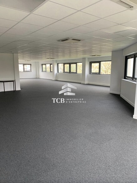 Office in Nantes for lease - Interior Photo - Image 1 of 2
