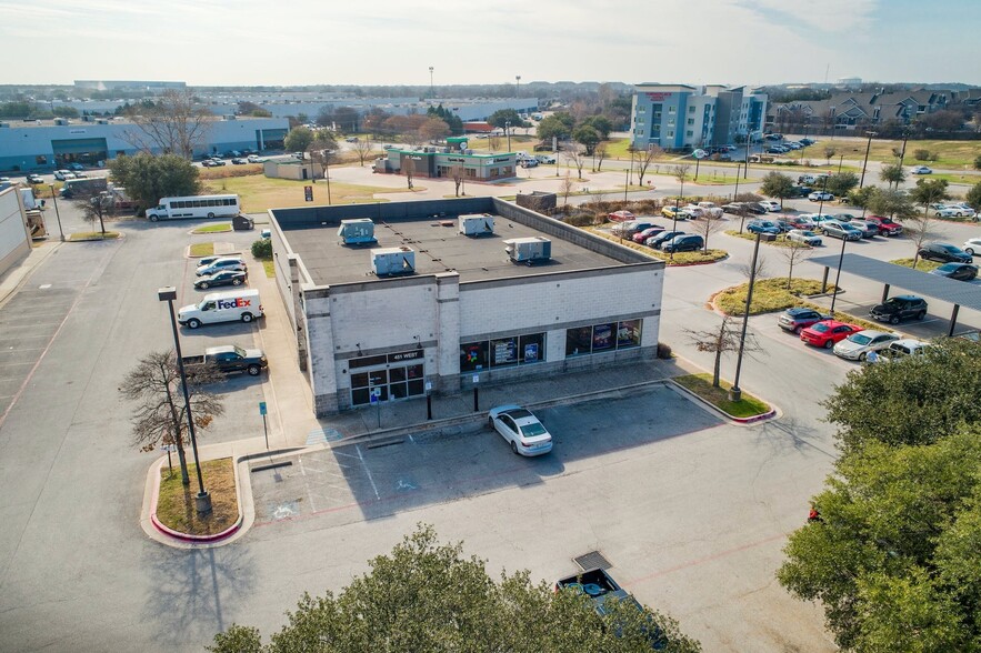 451 W Louis Henna Blvd, Austin, TX for lease - Building Photo - Image 1 of 12