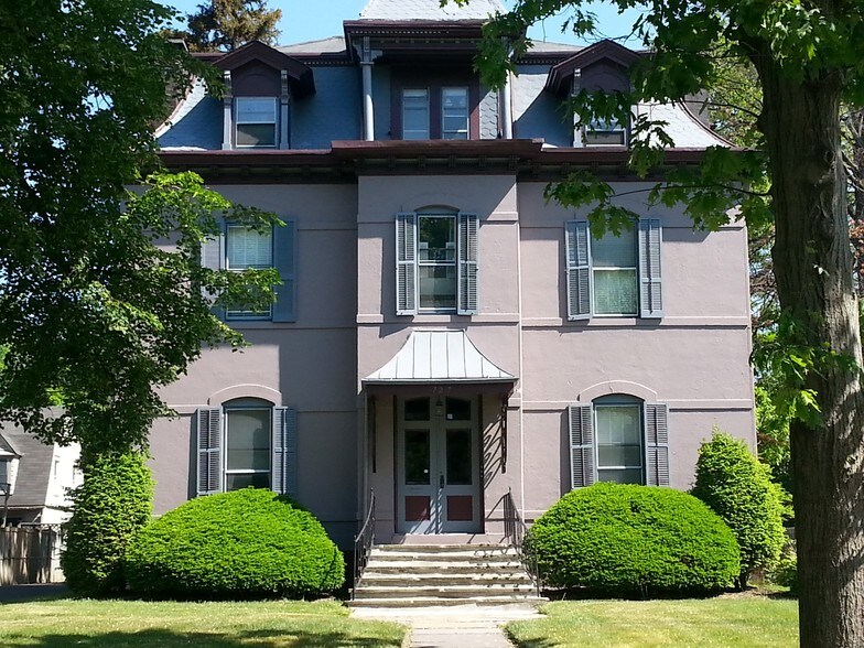 725 Watchung Ave, Plainfield, NJ for sale - Building Photo - Image 1 of 1