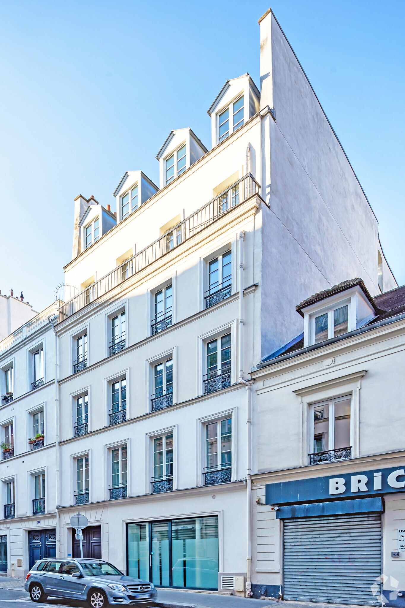 49 Rue De Chabrol, Paris for lease Primary Photo- Image 1 of 10