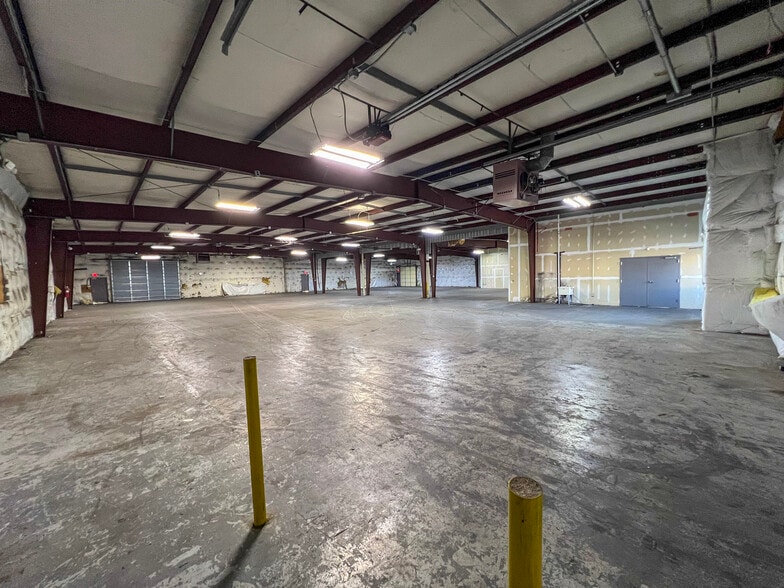 4701 Commercial Dr NW, Huntsville, AL for lease - Building Photo - Image 3 of 18