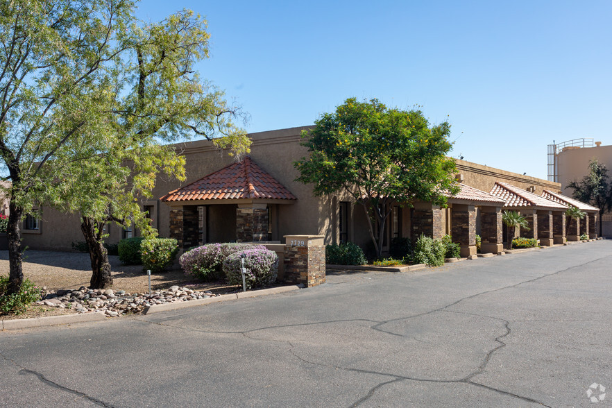 7729 E Greenway Rd, Scottsdale, AZ for sale - Building Photo - Image 2 of 8