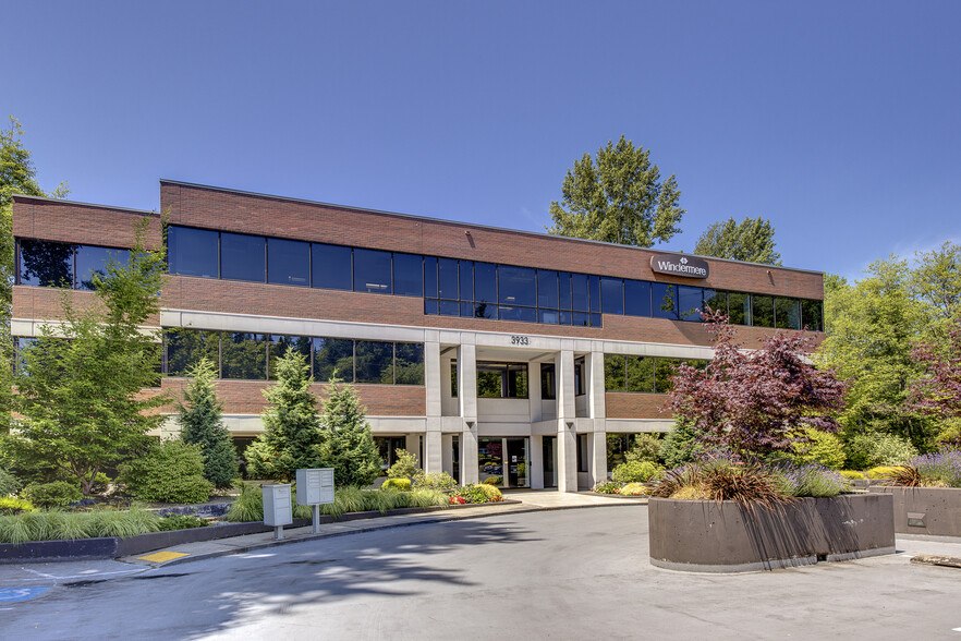 10210 NE Points Dr, Kirkland, WA for lease - Building Photo - Image 2 of 23