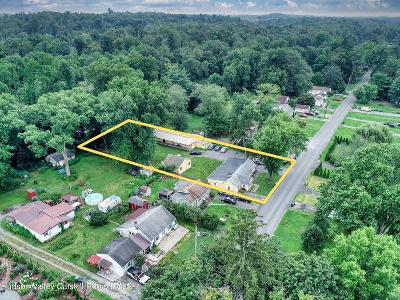 181 Glenerie Blvd, Saugerties, NY for sale - Building Photo - Image 2 of 29