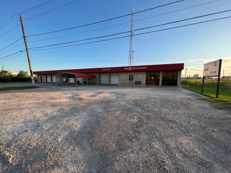 609 Commerce St, Clute, TX for sale - Primary Photo - Image 1 of 1