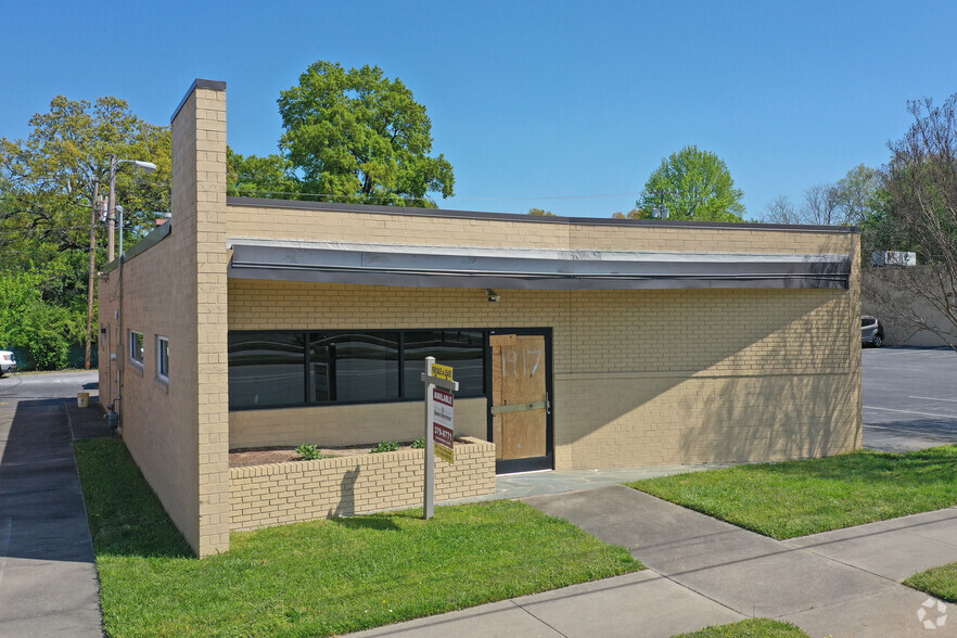 1917 E Wendover Ave, Greensboro, NC for sale - Primary Photo - Image 1 of 1