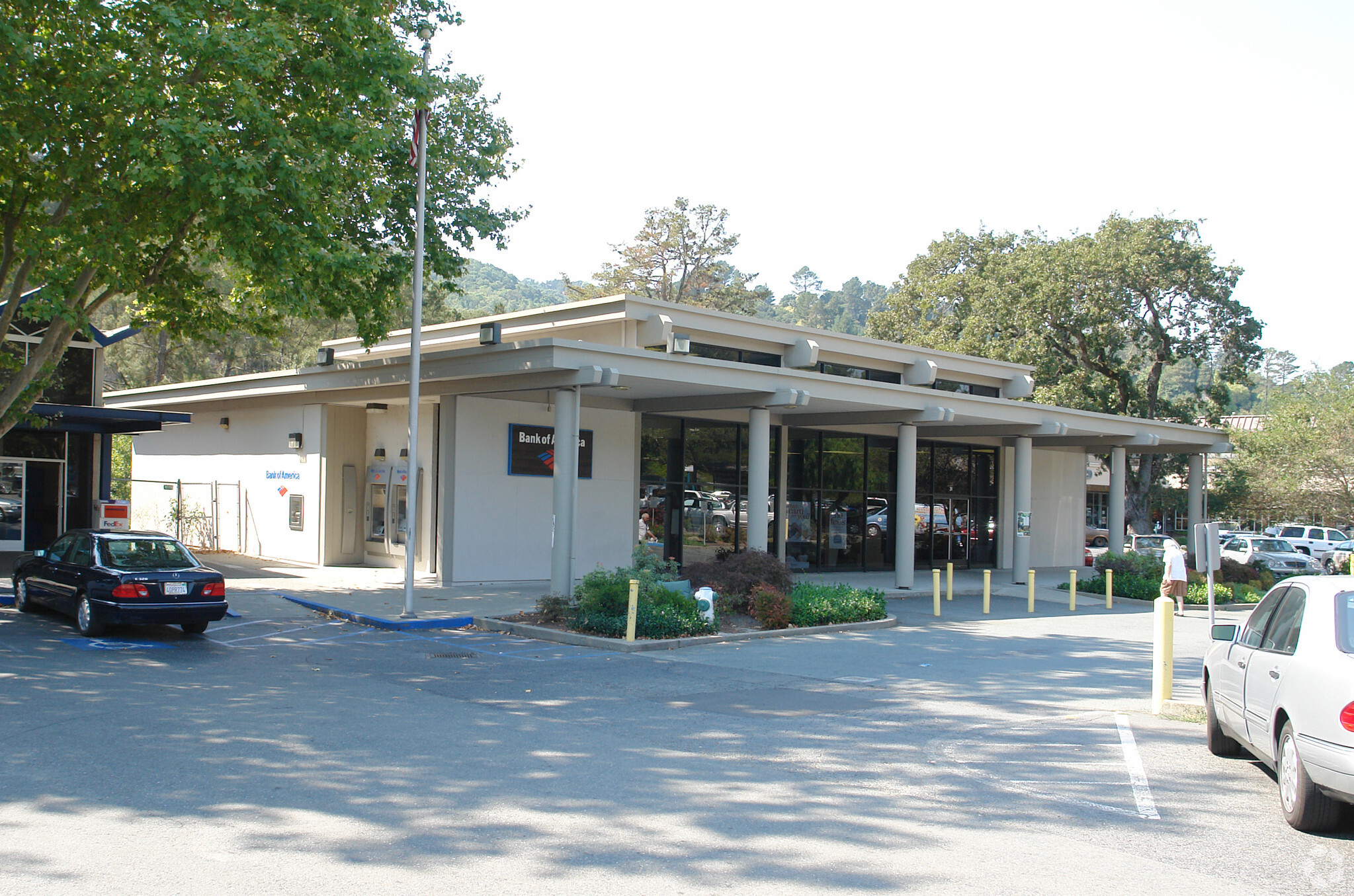 31 Orinda Way, Orinda, CA for sale Primary Photo- Image 1 of 1