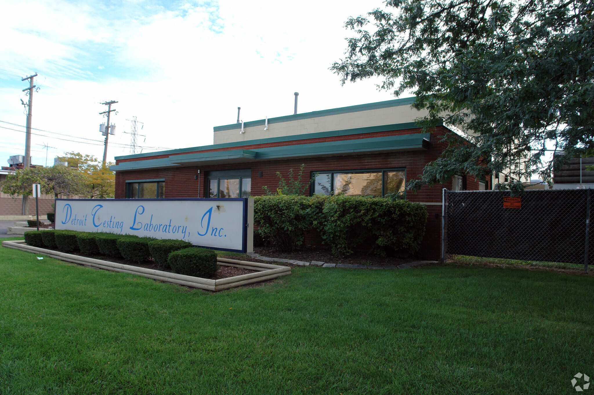 25440 Sherwood Ave, Center Line, MI for sale Building Photo- Image 1 of 1