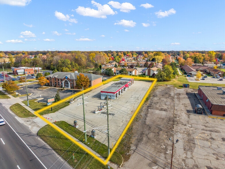 47720 Gratiot Ave, Chesterfield, MI for sale - Building Photo - Image 2 of 7